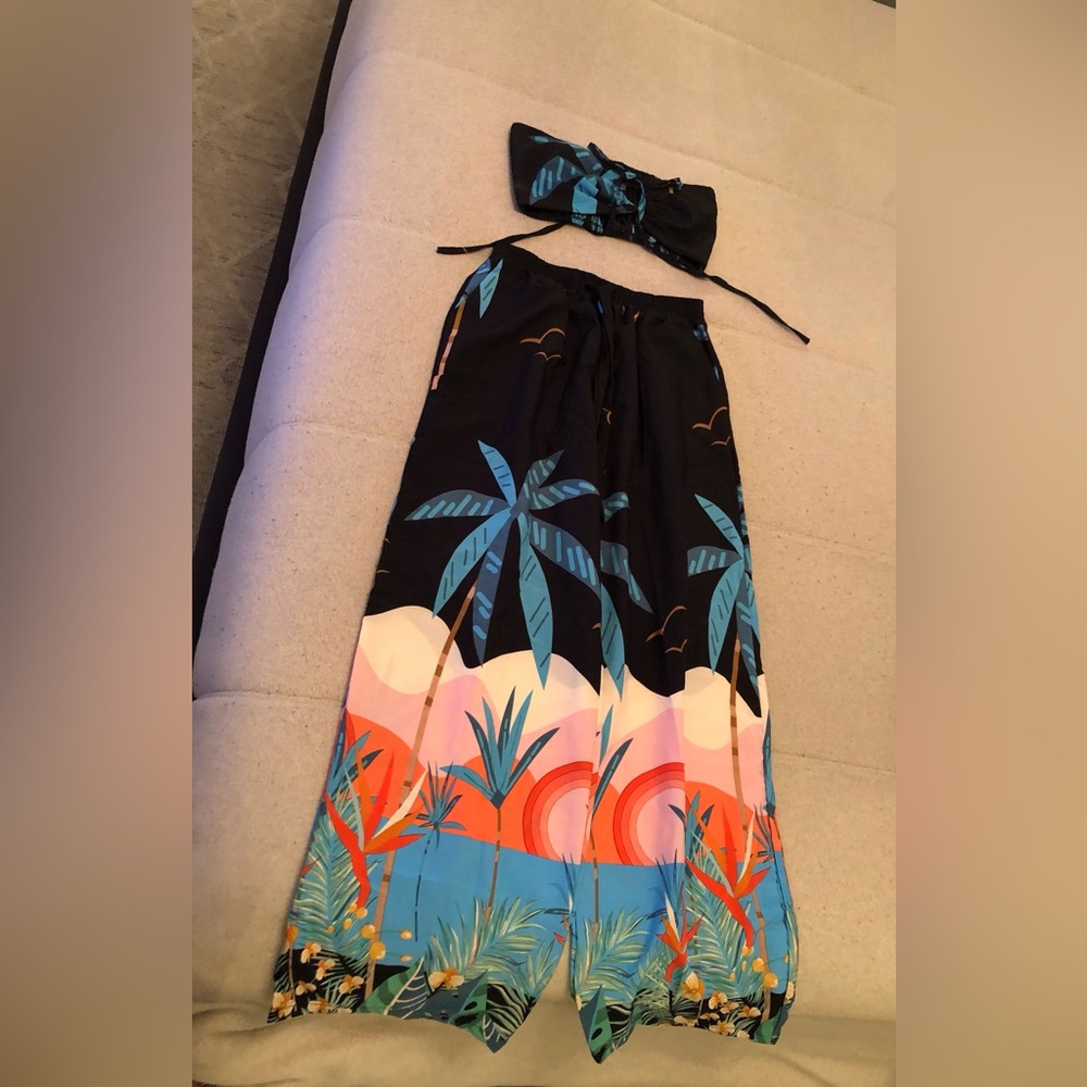 Caribbean wear 2 piece out fit size small from boutique in Costa Rica